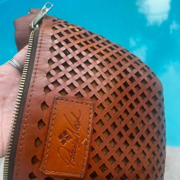 Patricia Nash Brown leather Tinchi Belt Bag. - Picture 3 of 8